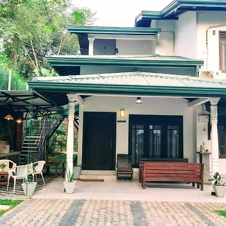 Villa Senan - 2 Apartments - Мириса Екстериор снимка