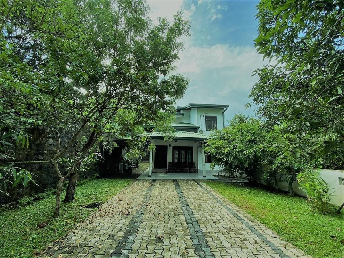 Villa Senan - 2 Apartments - Мириса Екстериор снимка